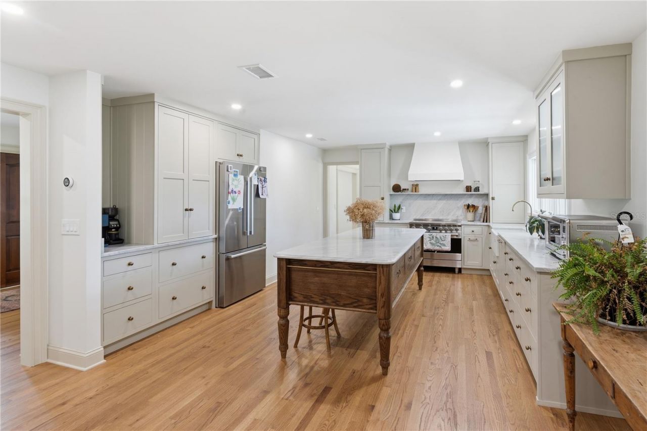 1884 Oakdale Lane N, Clearwater, FL 33764 Photo