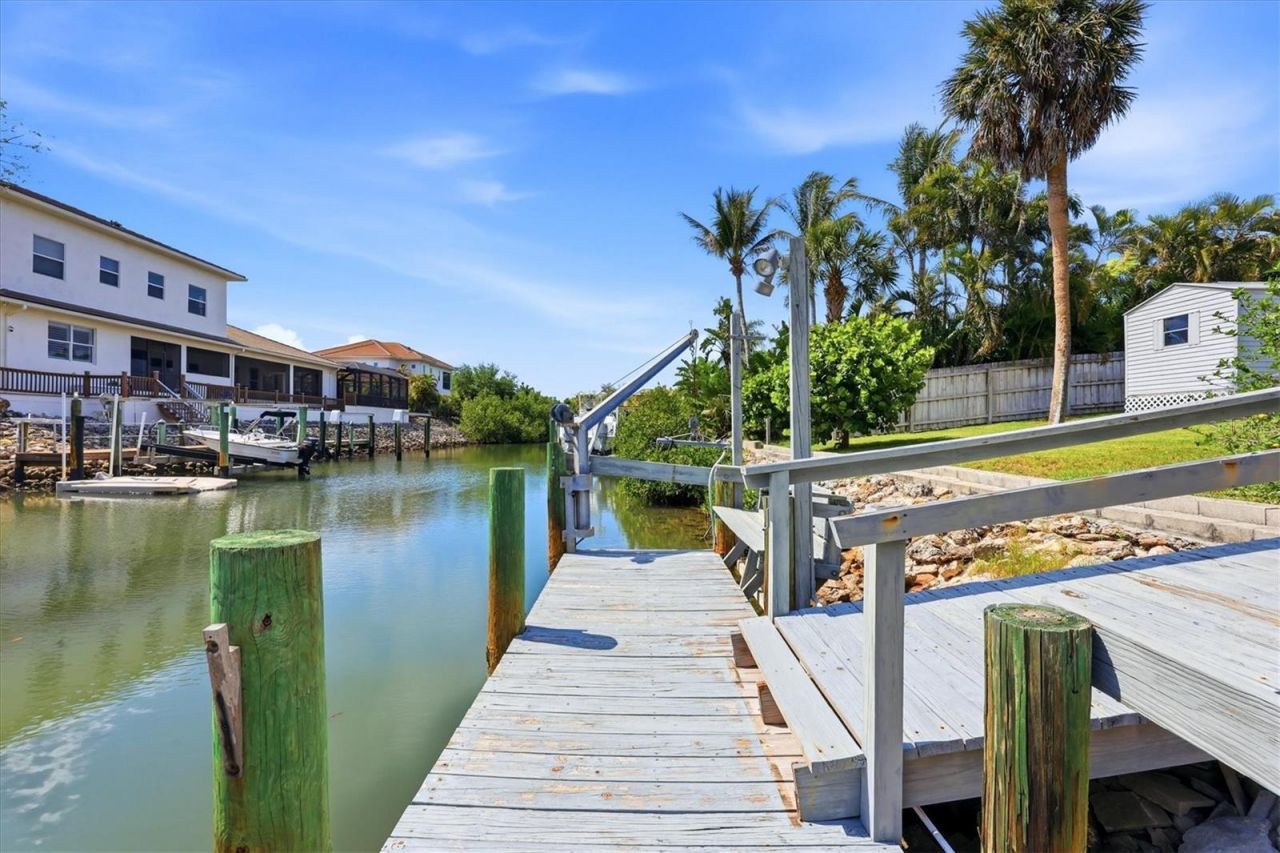 353 S Shore Drive, Osprey, FL 34229 Photo