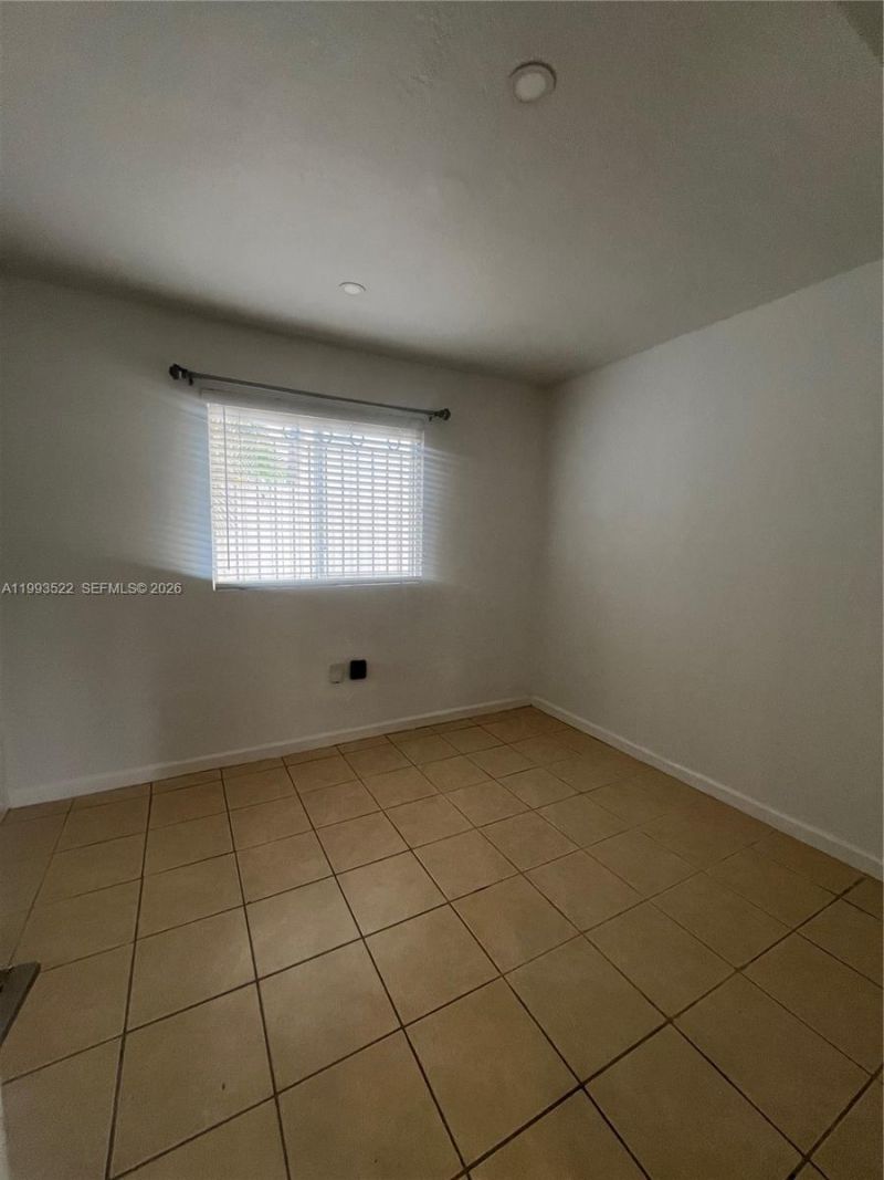 3680 Oak Ave , Unit 2, Miami, FL 33133 Photo