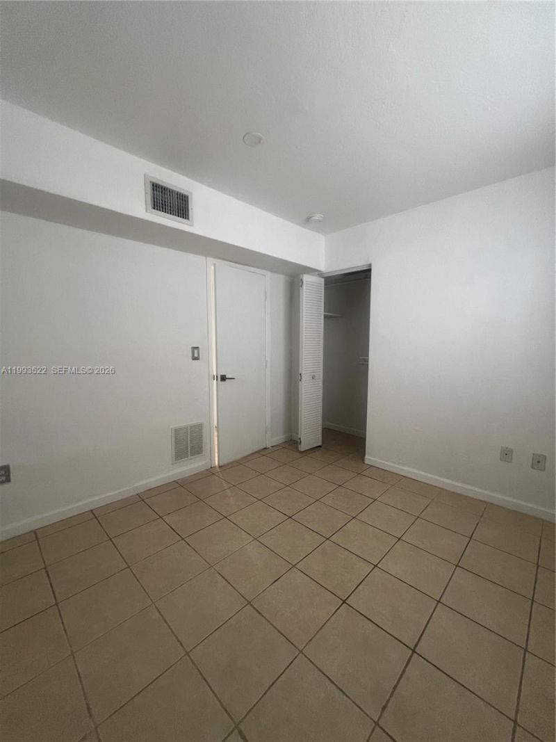 3680 Oak Ave , Unit 2, Miami, FL 33133 Photo