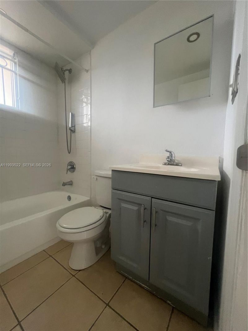 3680 Oak Ave , Unit 2, Miami, FL 33133 Photo