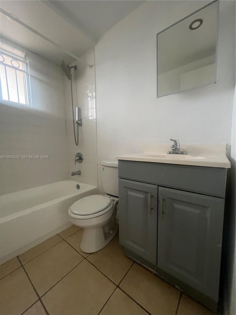 3680 Oak Ave , Unit 2, Miami, FL 33133 Photo