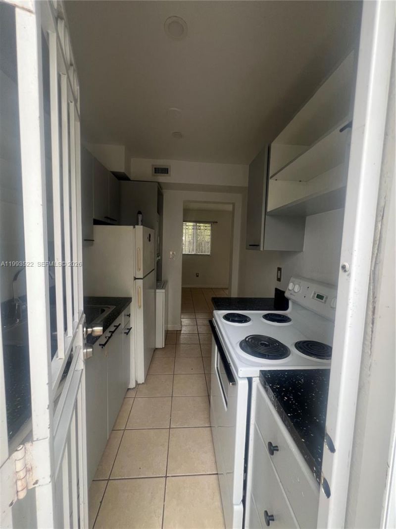 3680 Oak Ave , Unit 2, Miami, FL 33133 Photo