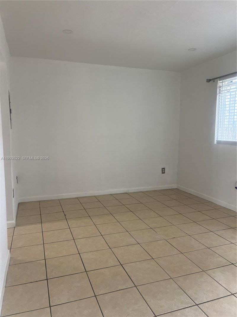 3680 Oak Ave , Unit 2, Miami, FL 33133 Photo