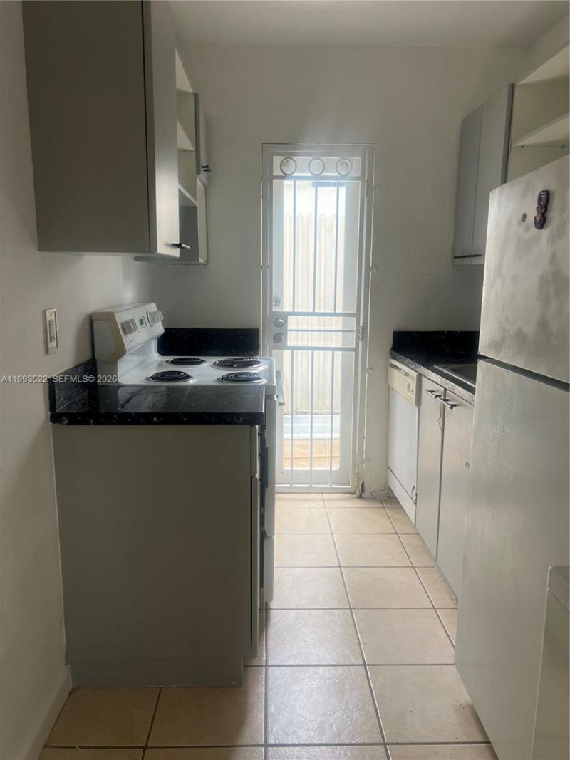 3680 Oak Ave , Unit 2, Miami, FL 33133 Photo