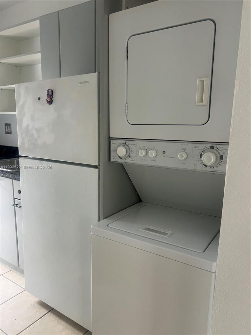 3680 Oak Ave , Unit 2, Miami, FL 33133 Photo