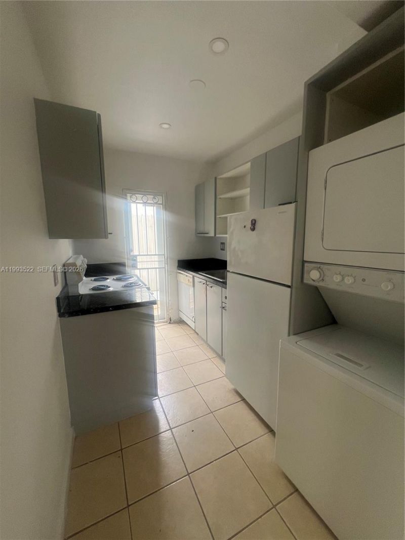3680 Oak Ave , Unit 2, Miami, FL 33133 Photo