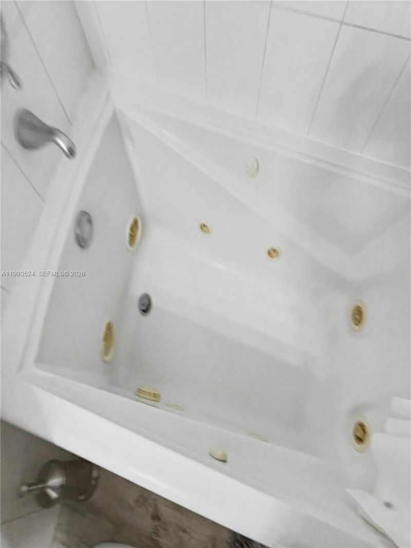 2270 NE 68th St, Unit 1901, Fort Lauderdale, FL 33308 Photo