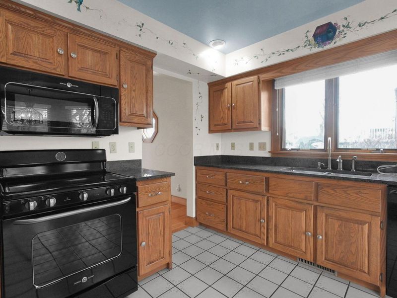 776 S Hampton Road, Newark, OH 43055 Photo 8