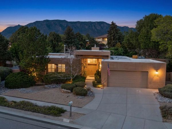 4900 Calle Del Cielo NE, Albuquerque, NM 87111