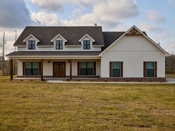 10557 W Miller Sardis Road, Bauxite, AR 72011