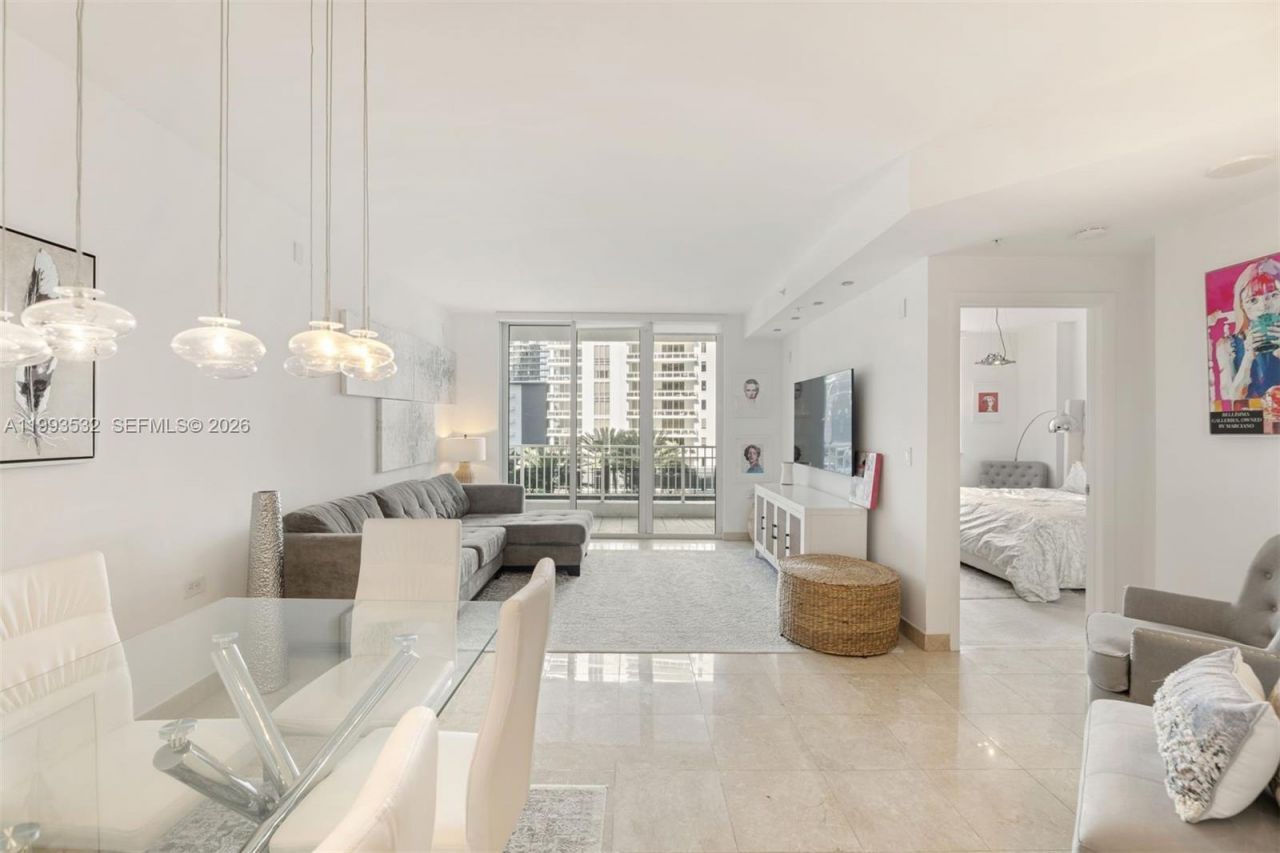 801 Brickell Key Blvd , Unit 806, Miami, FL 33131 Photo