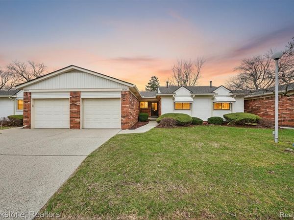 28564 Aspen Drive, Warren, MI 48093