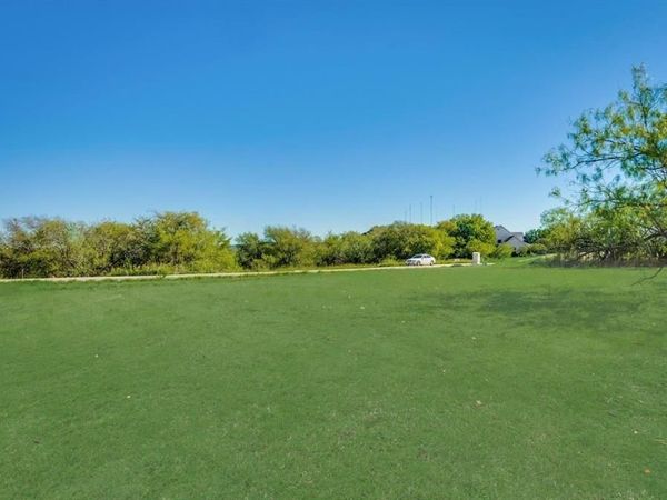 1016 Mallard Pointe Drive, Grand Prairie, TX 75104