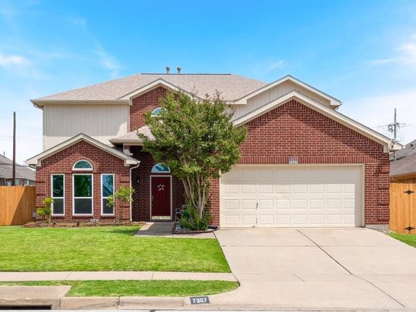 7307 Fossil Hill Drive , Arlington, TX 76002