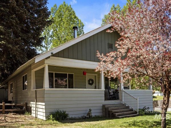 202 S School Street, Cascade, ID 83611