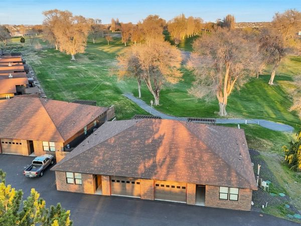 1213 NE Nanto Road, Unit A&B, Moses Lake, WA 98837