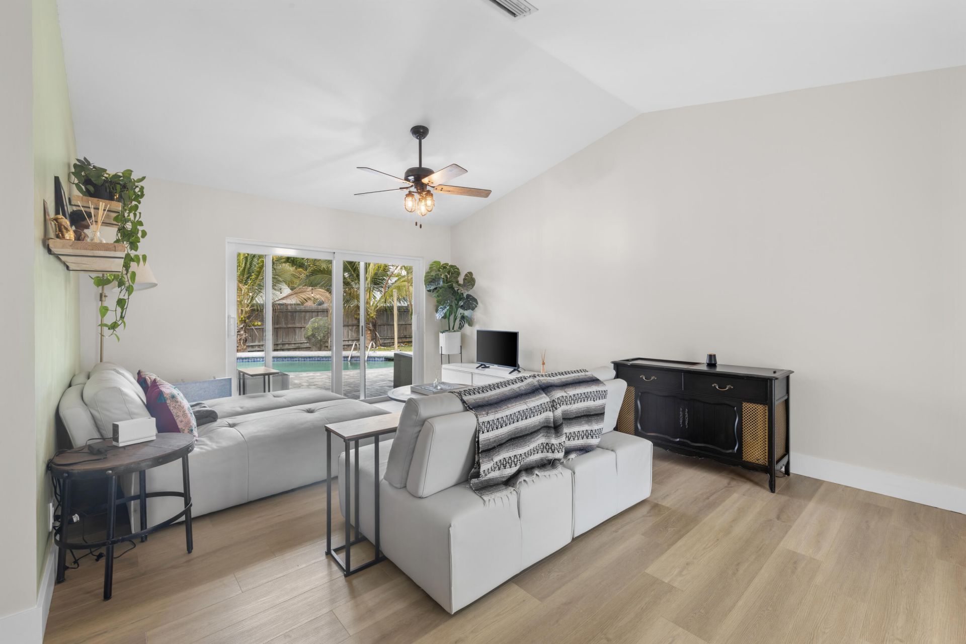 1127 NW 9th Street, Boynton Beach, FL 33426 Photo