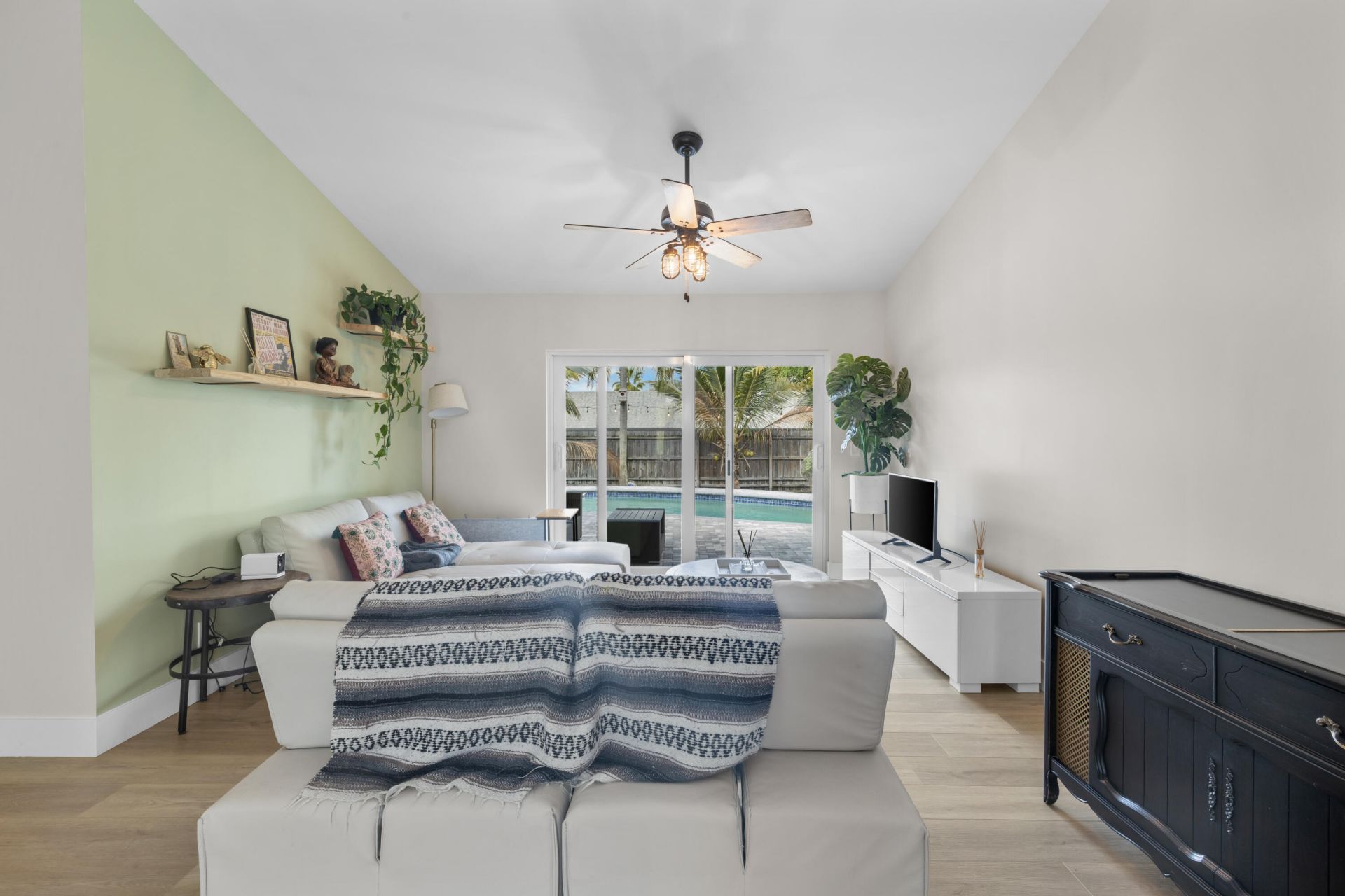 1127 NW 9th Street, Boynton Beach, FL 33426 Photo