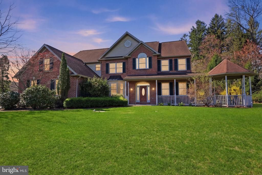 5 GLEN HOLLOW COURT, READING, PA 19607