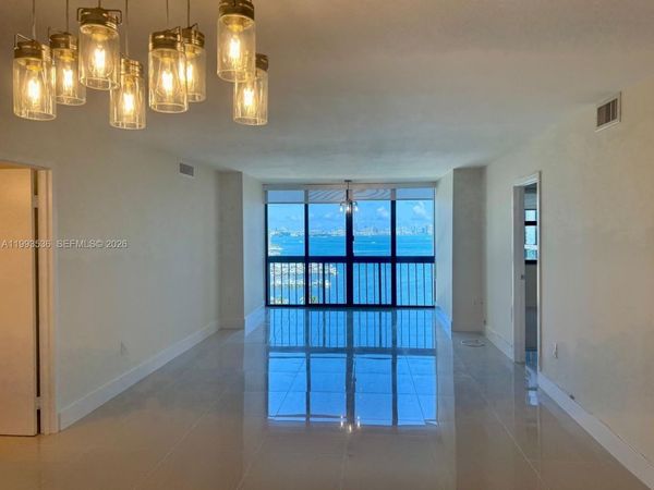 2333 Brickell Ave, Unit 1407, Miami, FL 33129