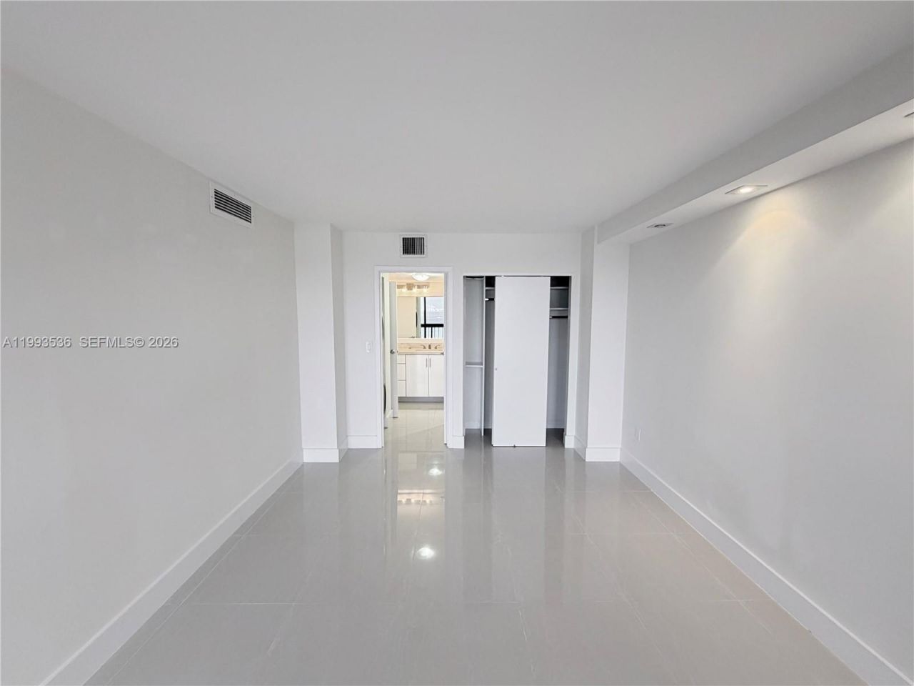 2333 Brickell Ave, Unit 1407, Miami, FL 33129 Photo