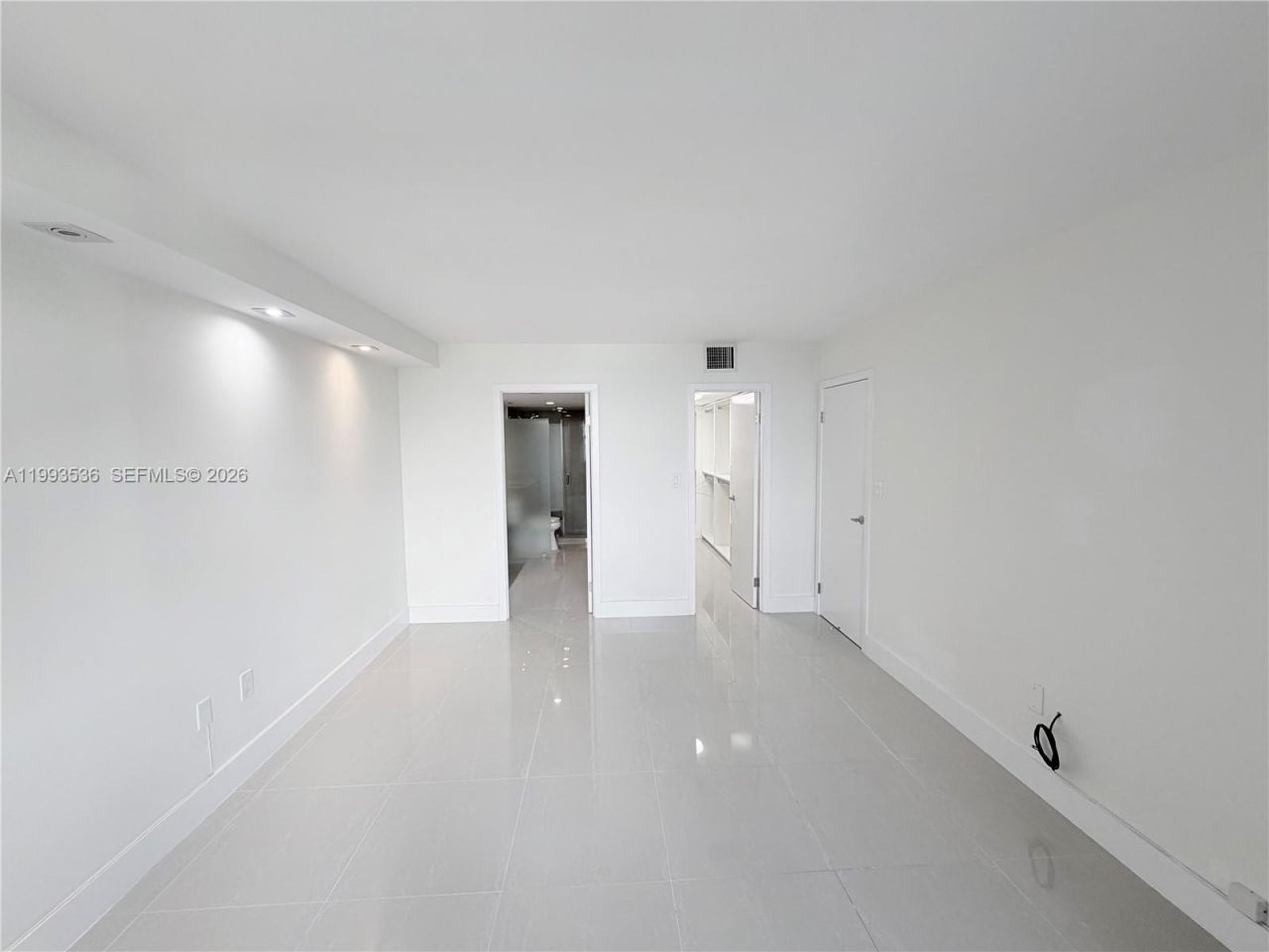 2333 Brickell Ave, Unit 1407, Miami, FL 33129 Photo