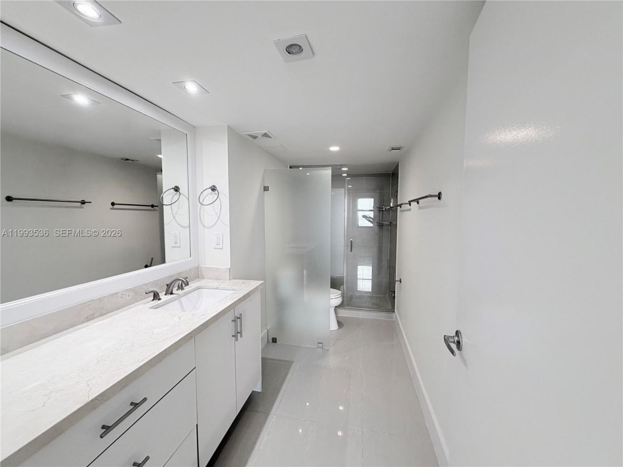 2333 Brickell Ave, Unit 1407, Miami, FL 33129 Photo