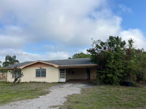 1340 Piney Rd , North Fort Myers, FL 33903
