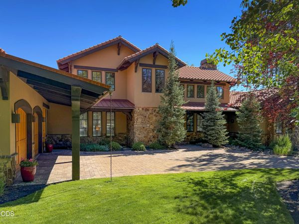 23098 Watercourse Way, Bend, OR 97701