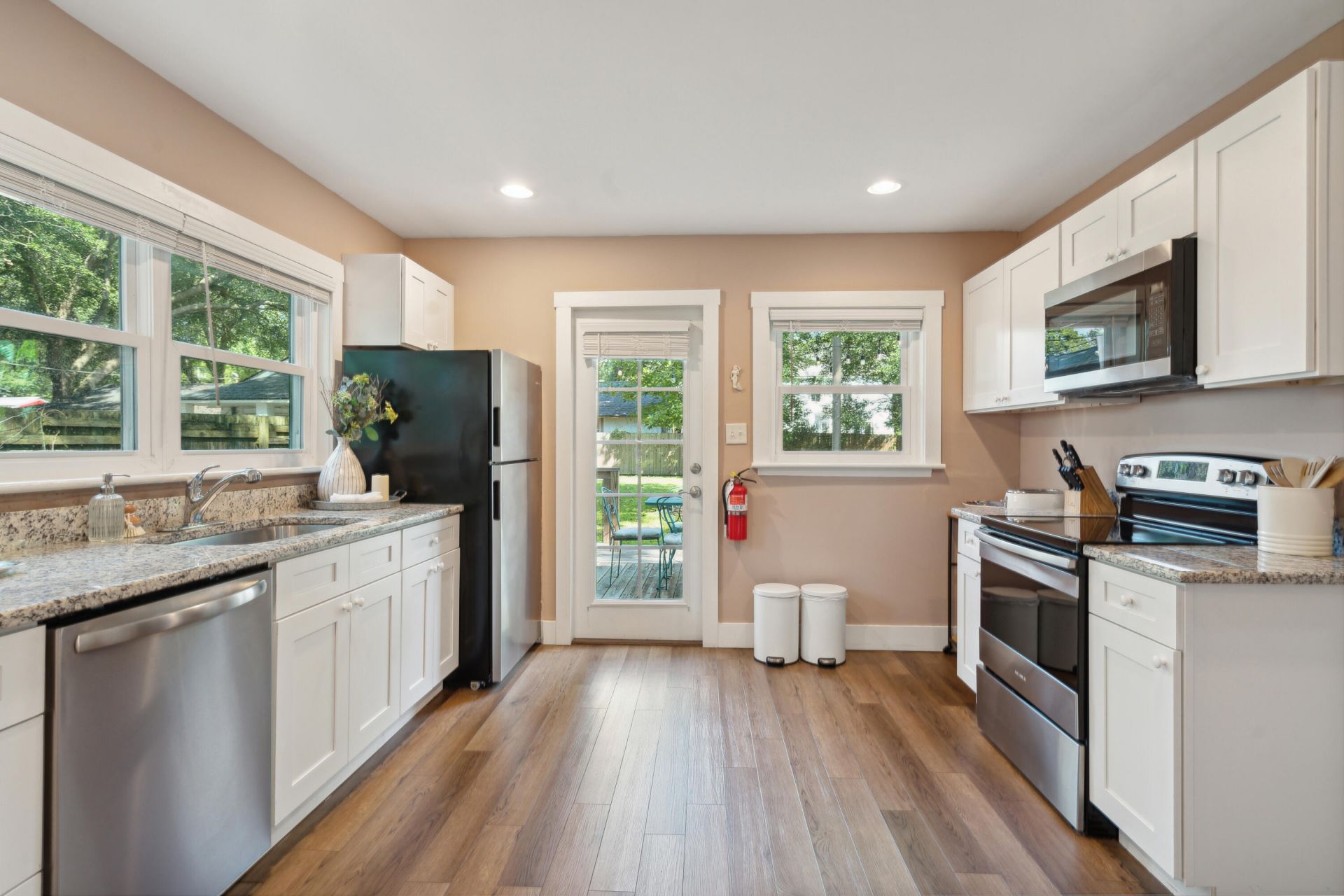 4419 Lambert Street Photo 18