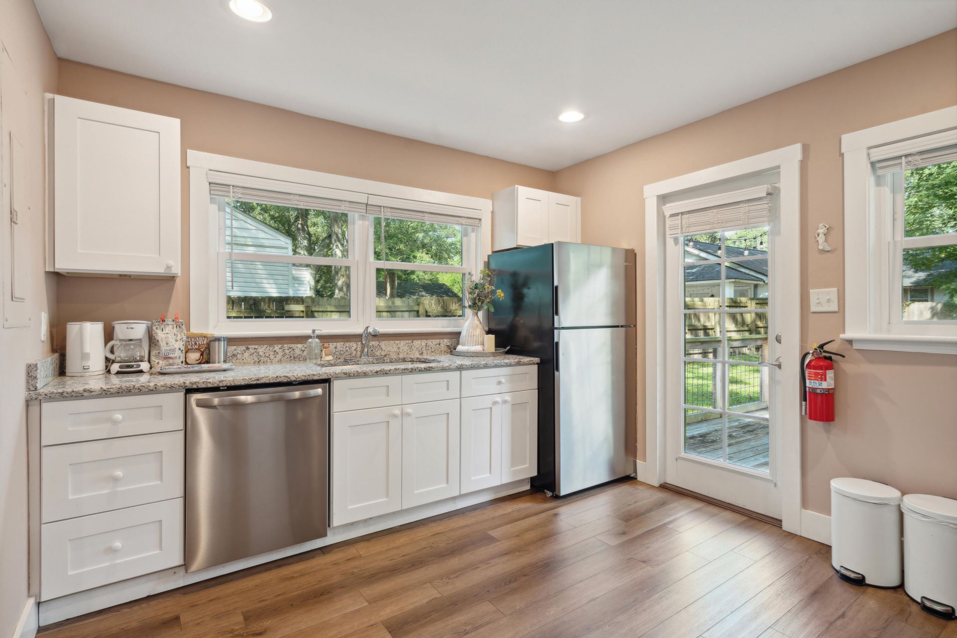 4419 Lambert Street Photo 20