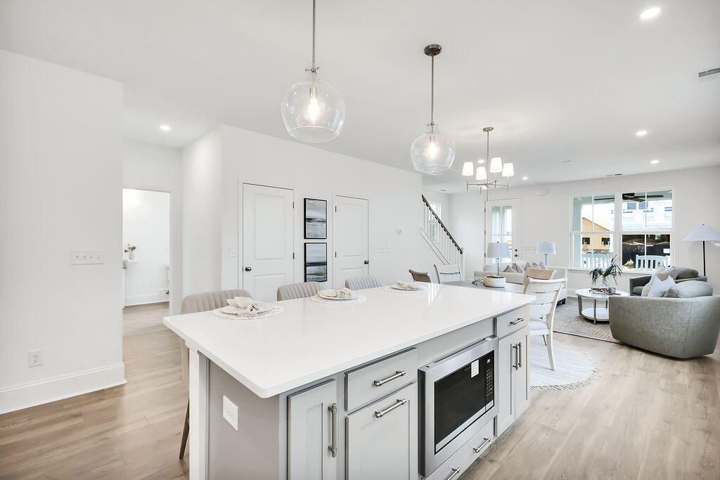 785 Blueway Avenue Photo 11