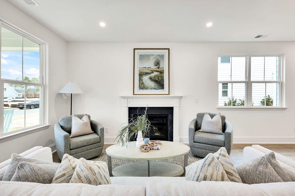 785 Blueway Avenue Photo 4