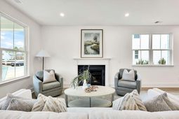 785 Blueway Avenue photo 4