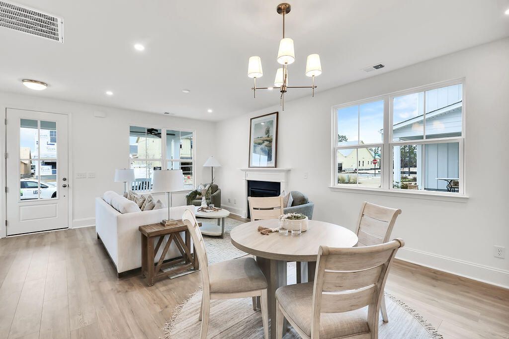 785 Blueway Avenue Photo 8