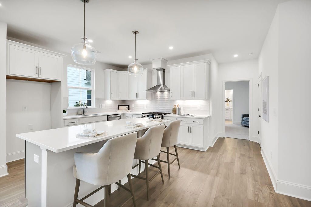 785 Blueway Avenue Photo 9