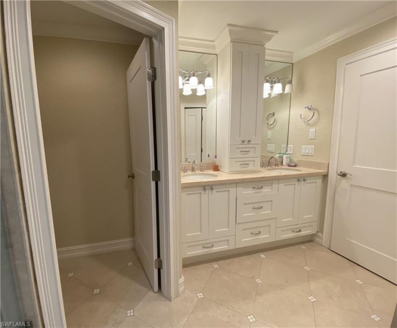 9101 Vanderbilt Dr, Unit 304, Naples, FL 34108 Photo