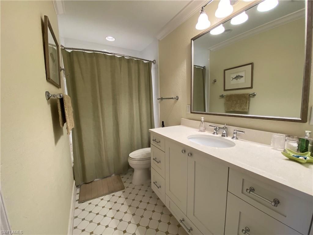 9101 Vanderbilt Dr, Unit 304, Naples, FL 34108 Photo
