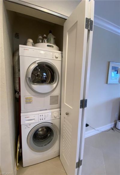 9101 Vanderbilt Dr, Unit 304, Naples, FL 34108 Photo