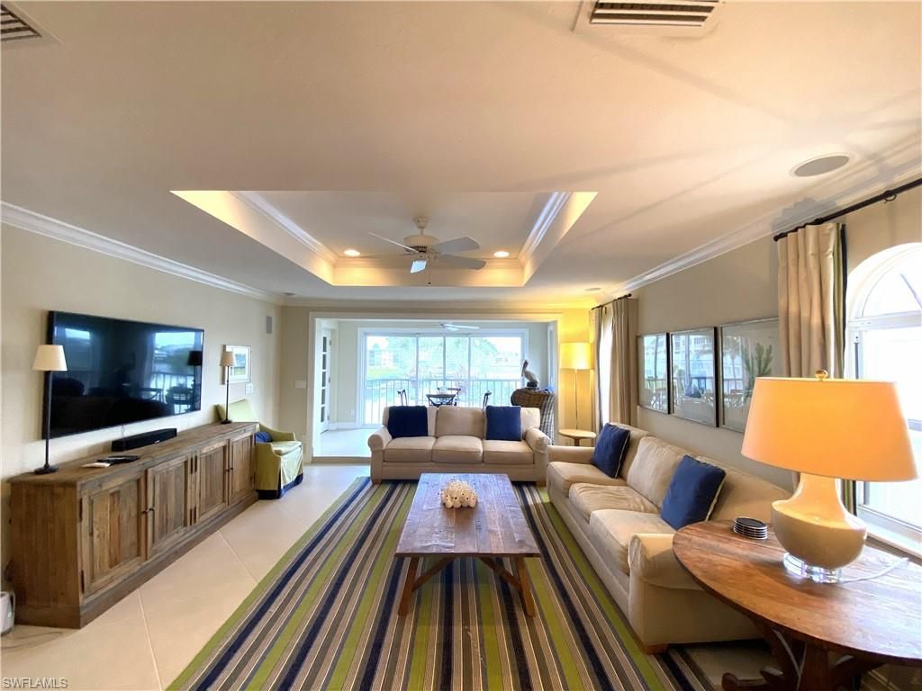 9101 Vanderbilt Dr, Unit 304, Naples, FL 34108 Photo