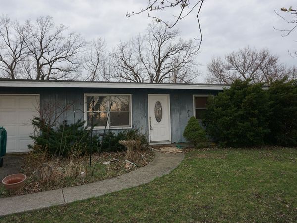 504 Robyn Road , Valparaiso, IN 46385