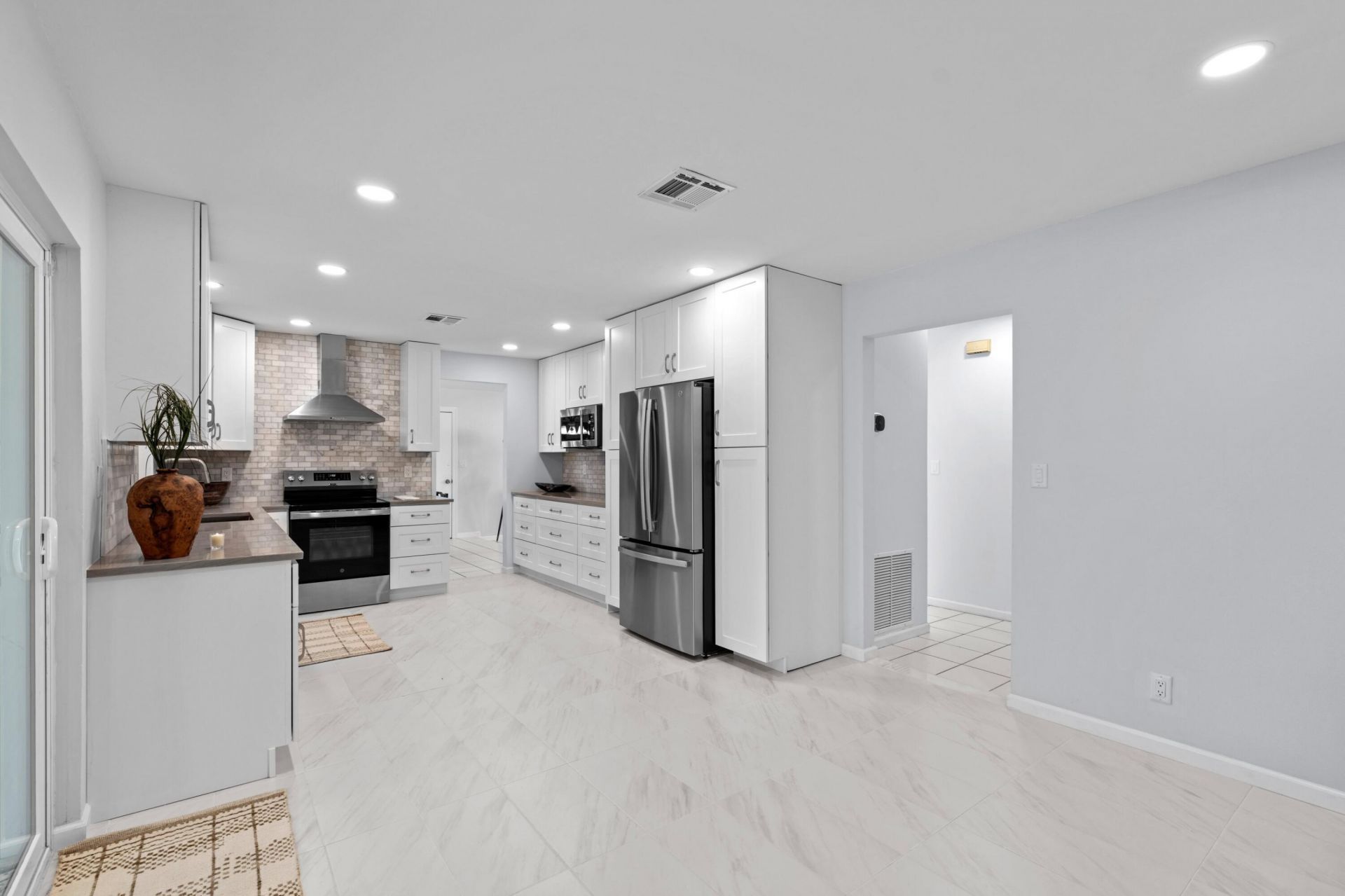 324 Sandpiper Avenue, Royal Palm Beach, FL 33411 Photo