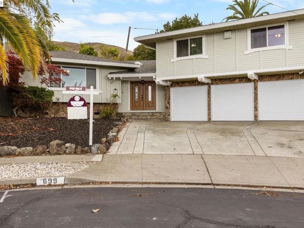 699 Fiesta Pl, Hayward, CA 94544