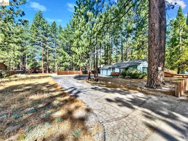 1098 4Th St, South Lake Tahoe, CA 96150