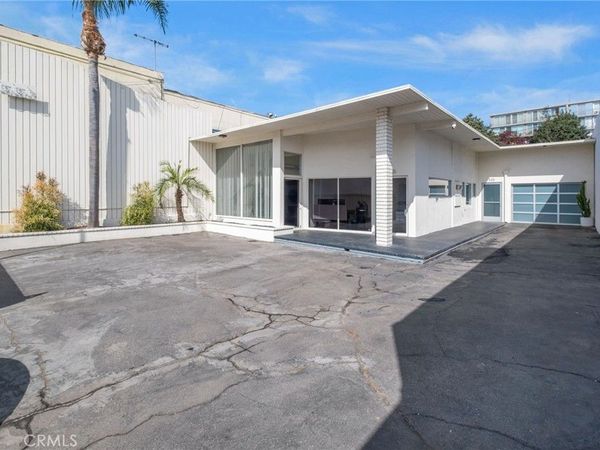 555 E 3rd, Long Beach, CA 90802