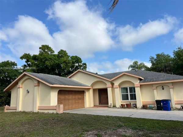 4181 Silver Sword Ct , North Fort Myers, FL 33903