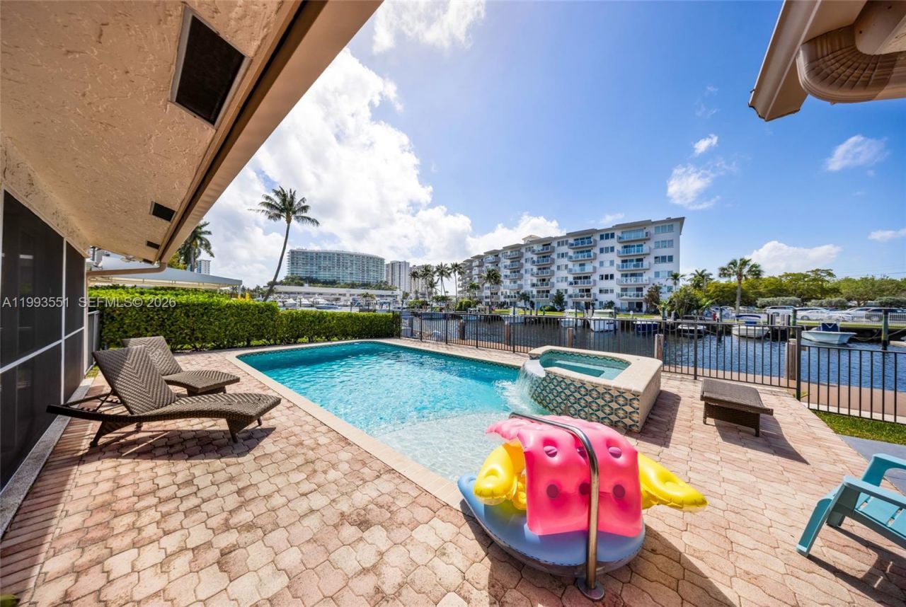 2752 NE 3rd St , Pompano Beach, FL 33062 Photo