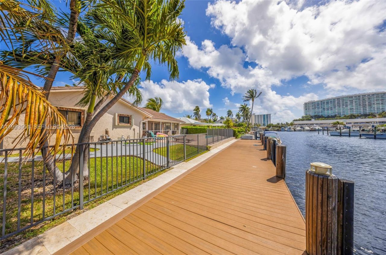 2752 NE 3rd St , Pompano Beach, FL 33062 Photo