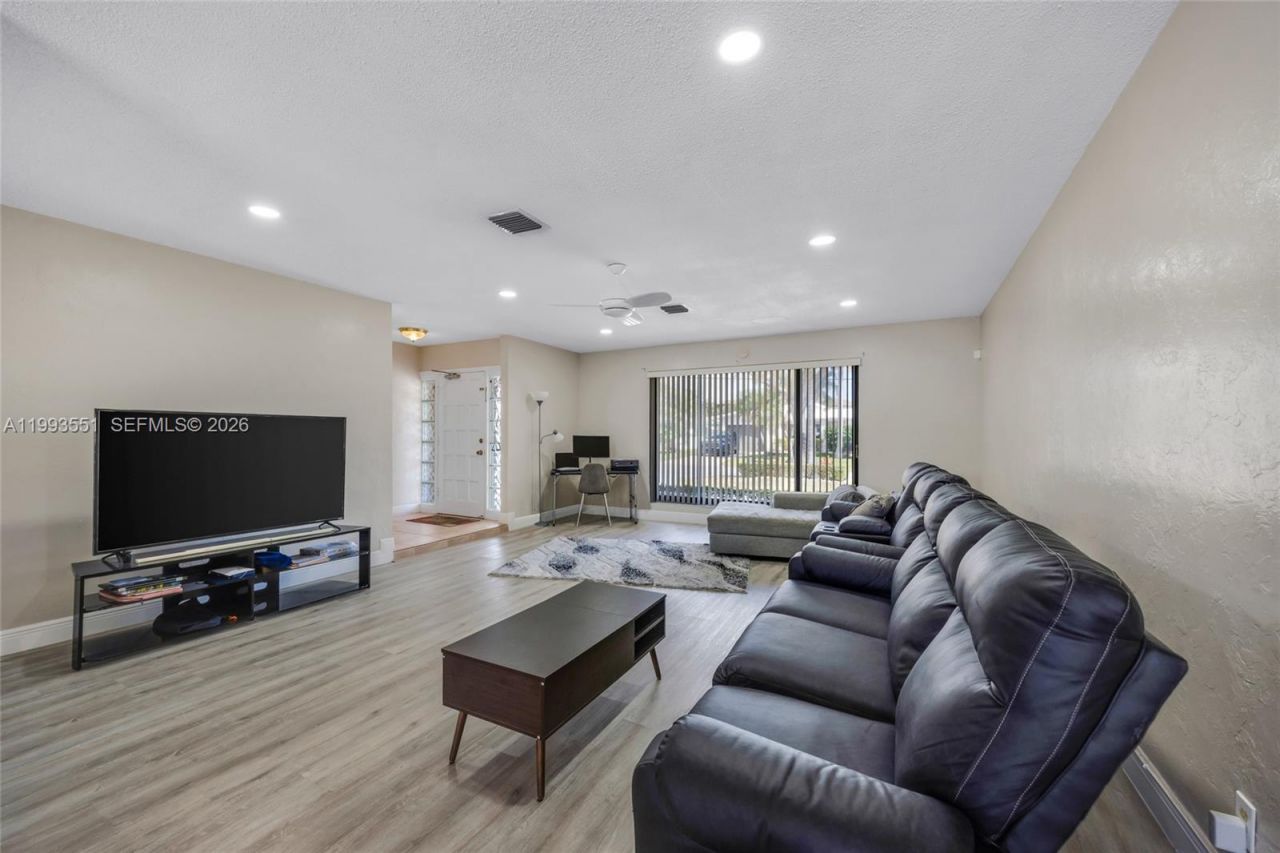 2752 NE 3rd St , Pompano Beach, FL 33062 Photo